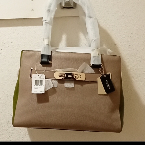 Purses - Picture 3 of 4